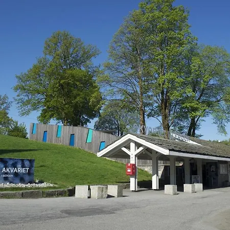 Historic House, Right In The Middle Of Everything! Casa vacanze