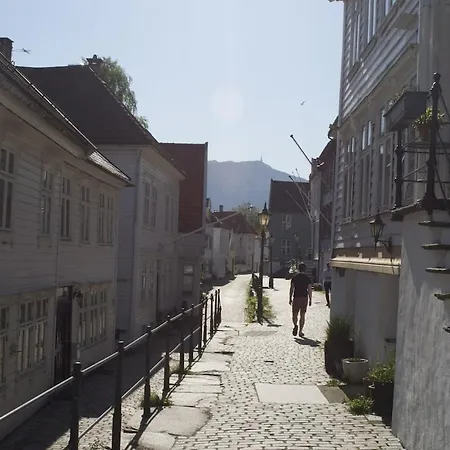 Historic House, Right In The Middle Of Everything! * Bergen
