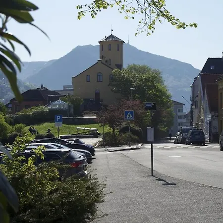 Historic House, Right In The Middle Of Everything! *