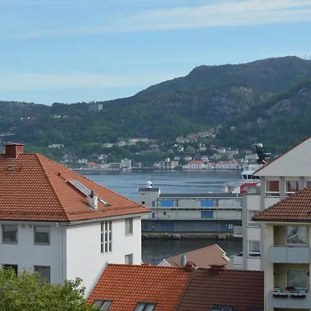 Historic House, Right In The Middle Of Everything!