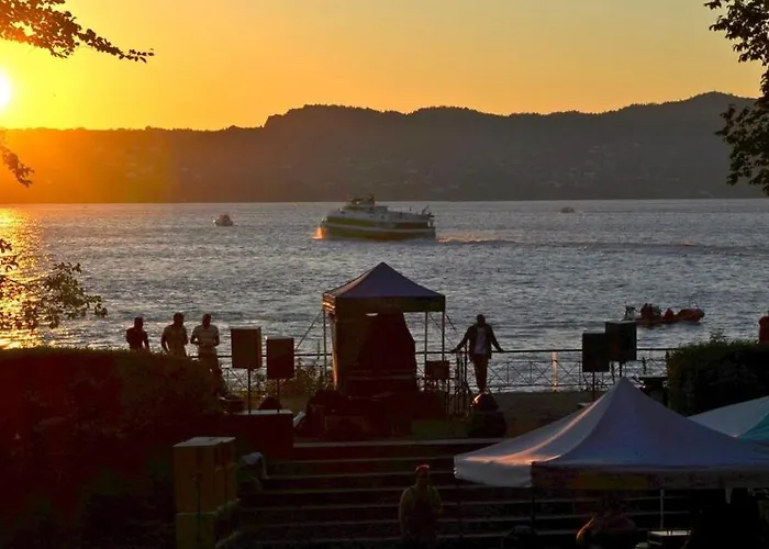 Historic House, Right In The Middle Of Everything!