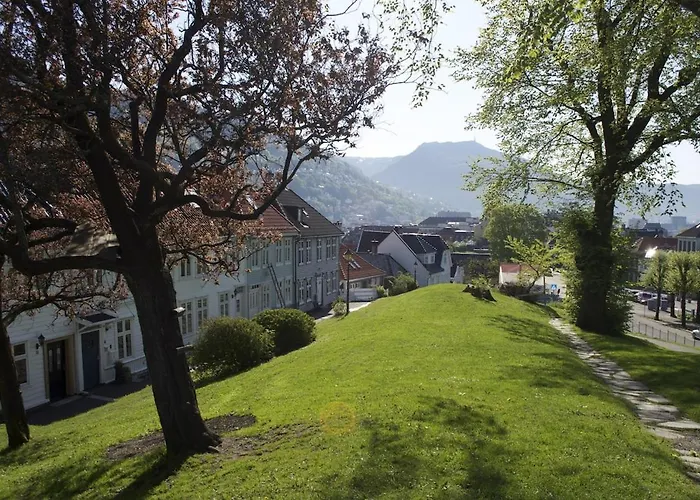 Historic House, Right In The Middle Of Everything! Feriehus Bergen